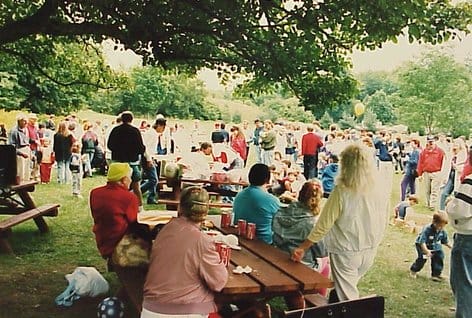 Group of people at Renascent Alumni picnic.